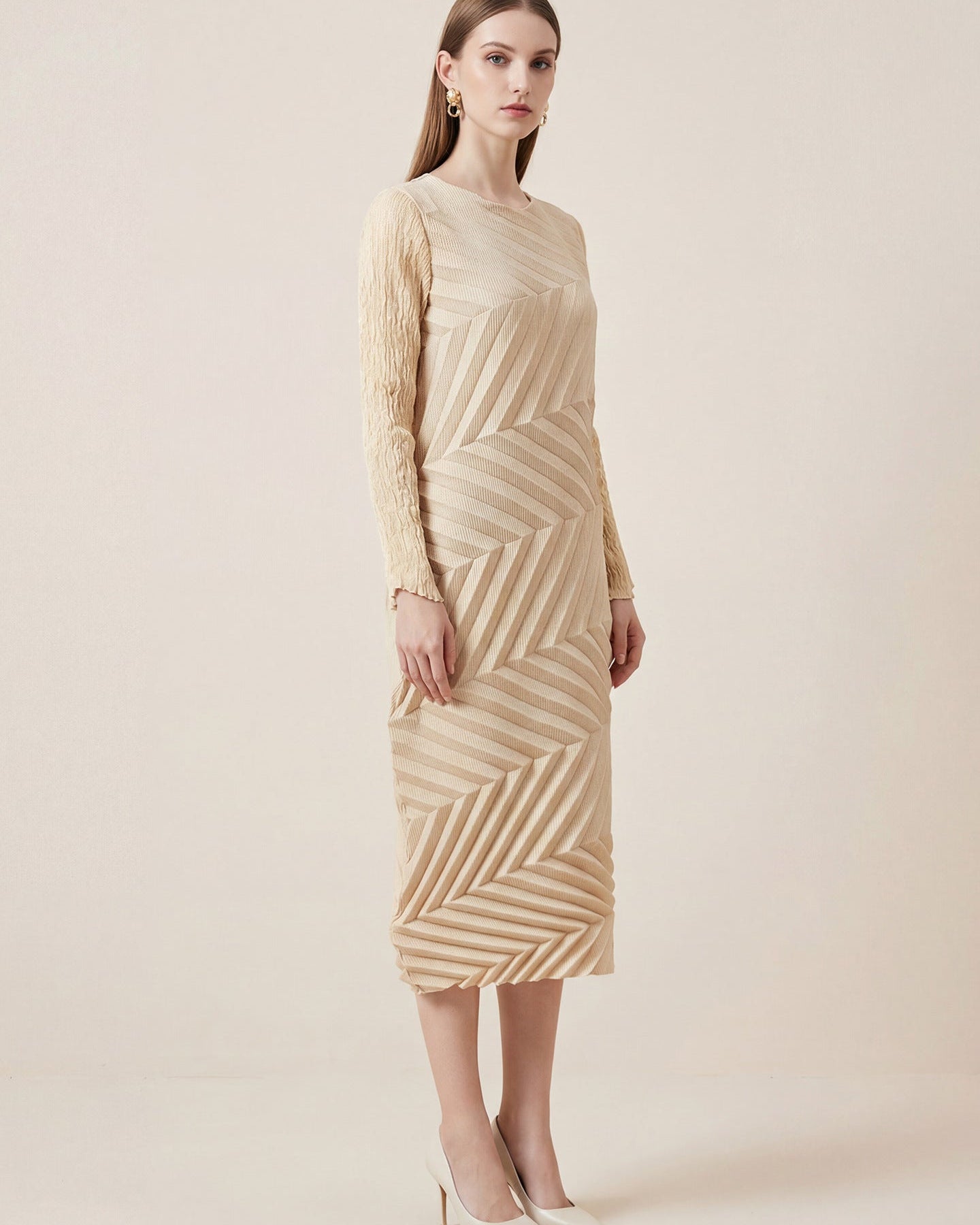 Irregular Pleated Red Long-Sleeve Crew-Neck Dress